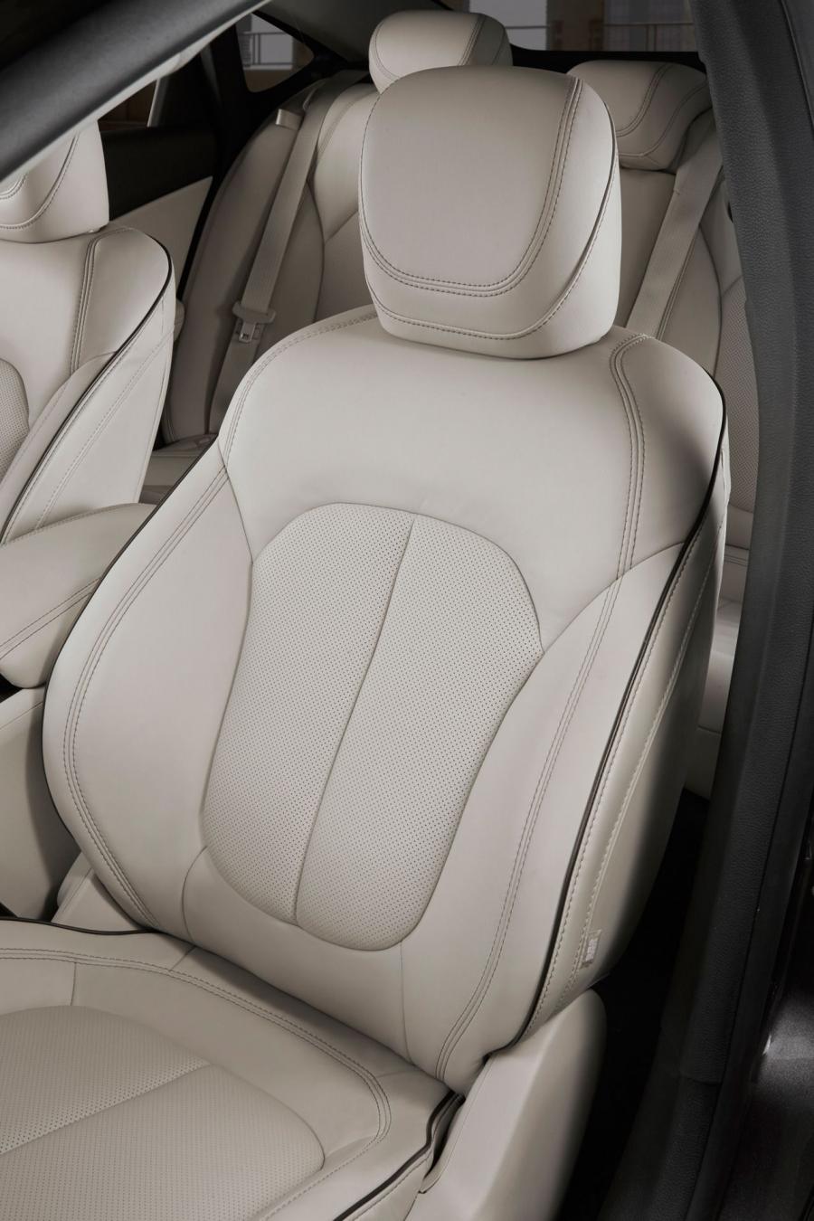  Chrysler 200 2015 года  (фото 30 из 207)